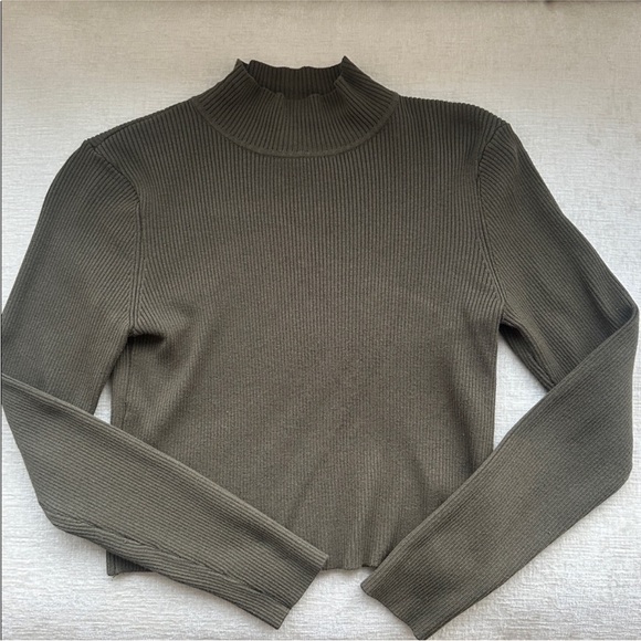 H&M Ribbed Knit Sweater - Picture 2 of 4